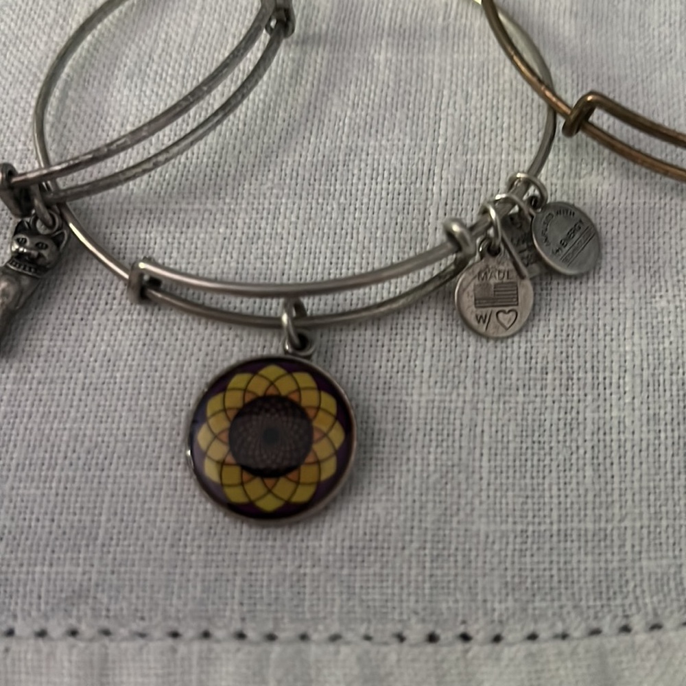 ⭐️ Bangle bundle - Picture 3 of 4